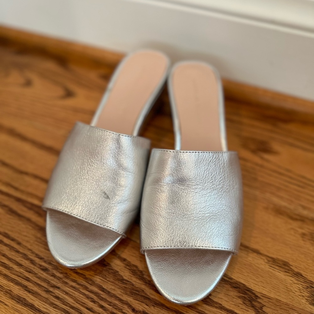 Loeffler Randall silver slides sz 38